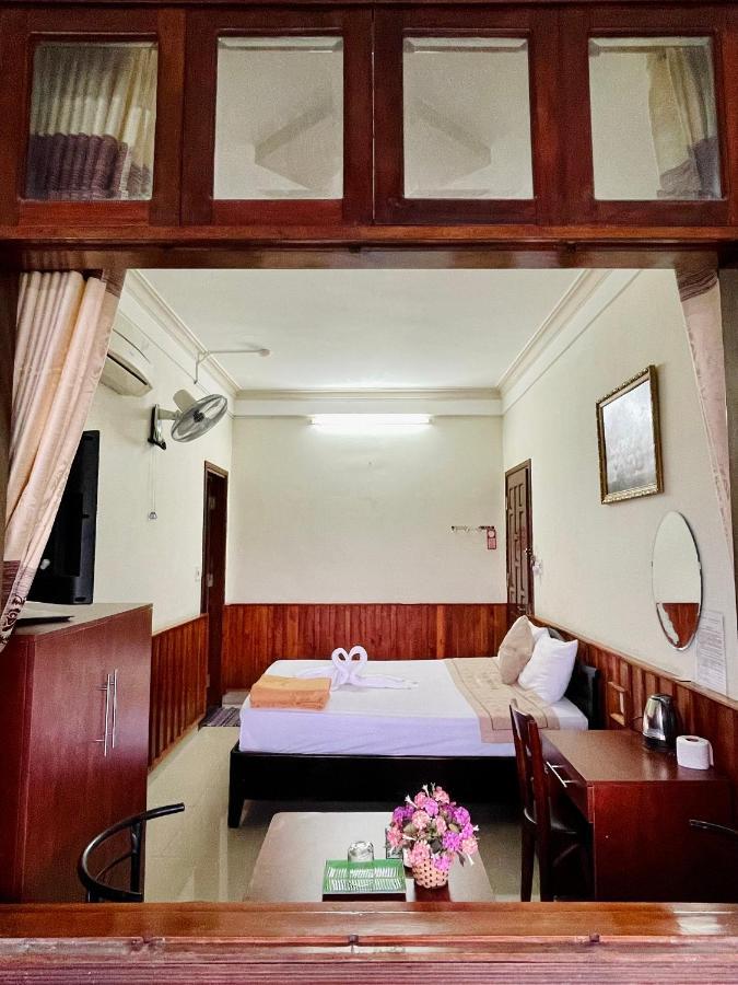 Nam Phuong Riverside Villa Hue Bagian luar foto