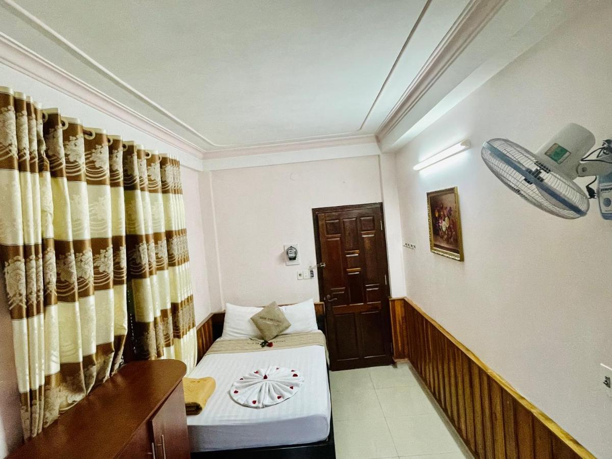 Nam Phuong Riverside Villa Hue Bagian luar foto