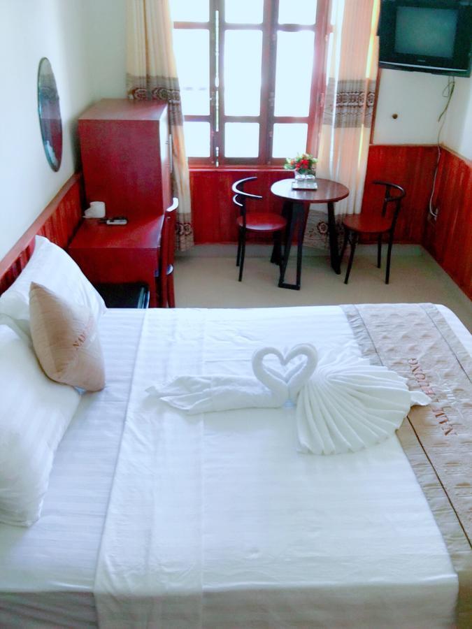 Nam Phuong Riverside Villa Hue Bagian luar foto