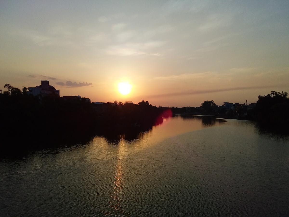 Nam Phuong Riverside Villa Hue Bagian luar foto